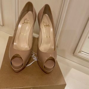 Beautiful Christian louboutin heels